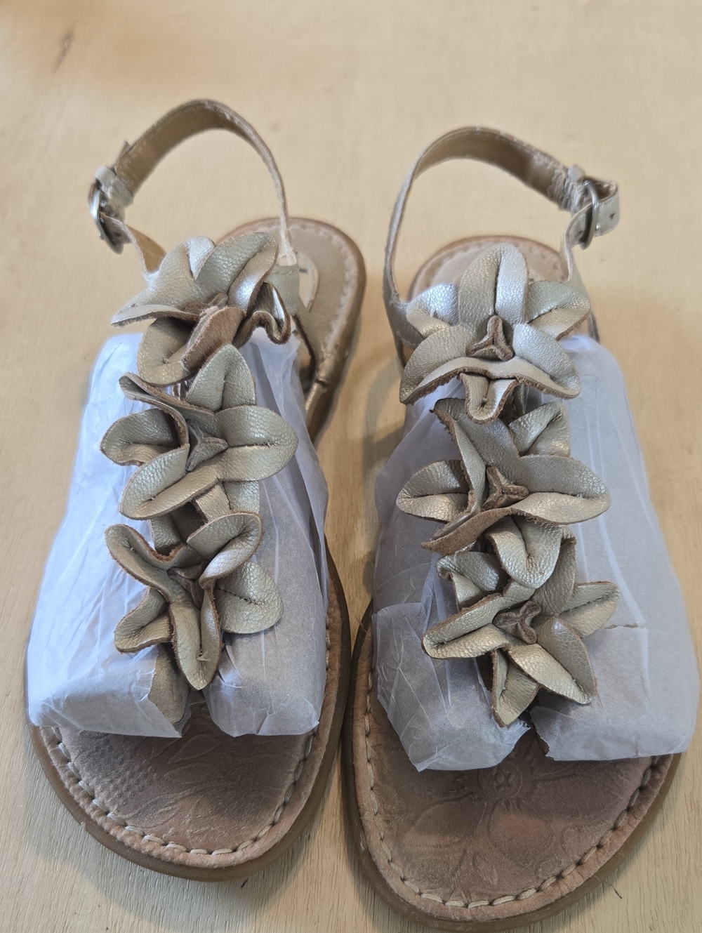 b.o.c. Born Concept Metallic Gold Flower Thong Sandal Slingback Adjustable Strap